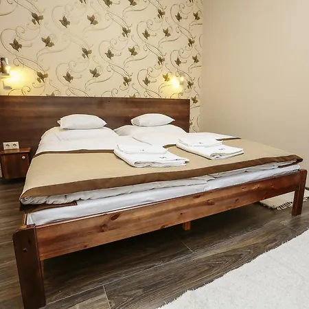 Guest house Granatalma Vendeghaz Fehervarcsurgo