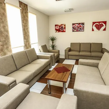Granatalma Vendeghaz 3* Fehérvárcsurgó